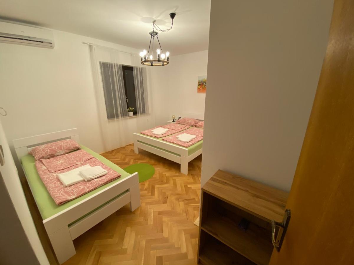 Albergue Sobe Kaki In Kivi Izola Exterior foto